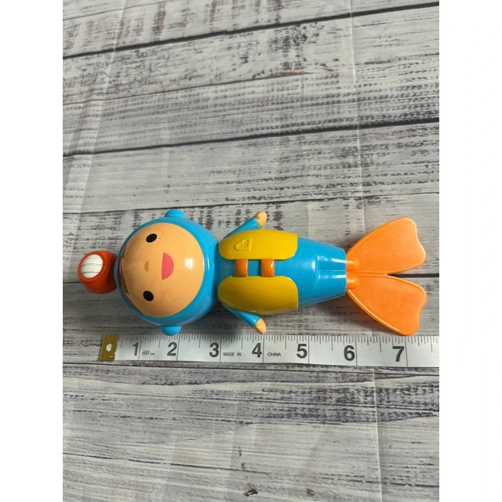 Munchkin Scuba‎ Diver Bath Toy Kids Blue Wind Up Swimming Feature